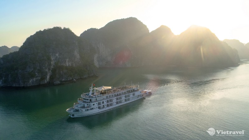 Hà Nội - Nghỉ Dưỡng Du Thuyền Vịnh Lan Hạ Cao Cấp - Ninh Bình - Bái Đính - Tràng An - Tuyệt Tịnh Cốc (Khách sạn 4&5 sao)
